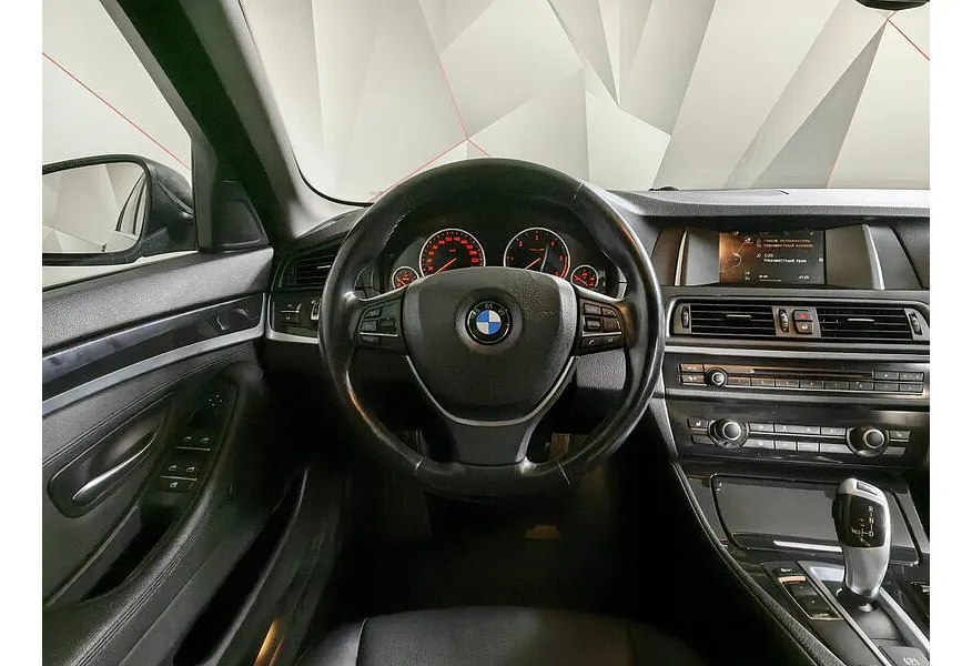 BMW 5 серия 520d Steptronic (190 л.с.) Черный в АВИЛОН. Слайд №15