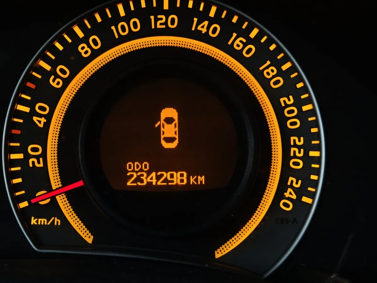Toyota Auris 1.6 MMT (124 л.с.) Серый в АВИЛОН. Слайд №17