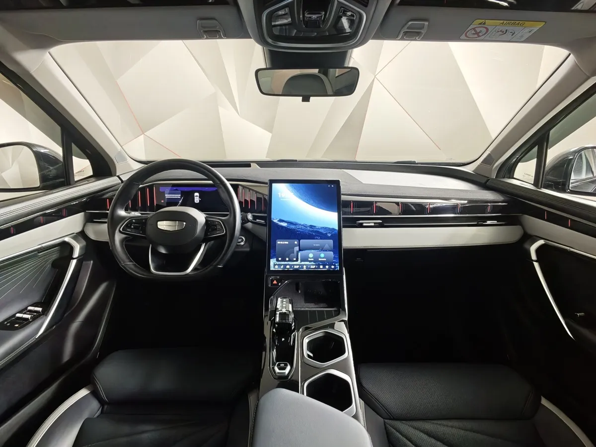 Geely Atlas 2.0T 7DCT 2WD (200 л.с.) Flagship Черный в АВИЛОН. Слайд №13