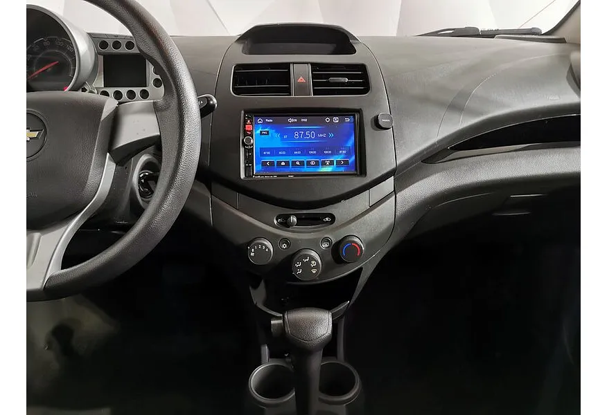 Chevrolet Spark 1.0 AT (68 л.с.) LS Красный в АВИЛОН. Слайд №15 Chevrolet Spark 1.0 AT (68 л.с.) LS Красный в АВИЛОН. Слайд №15