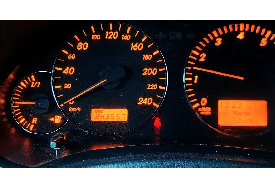 Toyota Avensis 1.8 MT (129 л.с.) Серый в АВИЛОН. Слайд №16