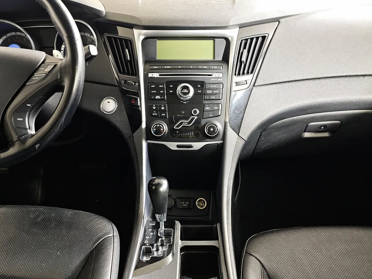 Hyundai Sonata 2.0 MPi AT (150 л.с.) Style Серебристый в АВИЛОН. Слайд №15