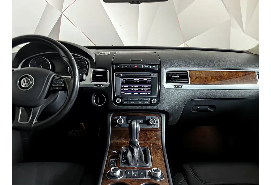 Volkswagen Touareg 3.0 TDI Tiptronic 4Motion (204 л.с.) Серебристый в АВИЛОН. Слайд №15