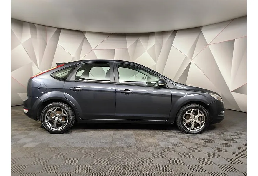 Ford Focus 1.6 AT (101 л.с.) Серый в АВИЛОН. Слайд №6 Ford Focus 1.6 AT (101 л.с.) Серый в АВИЛОН. Слайд №6