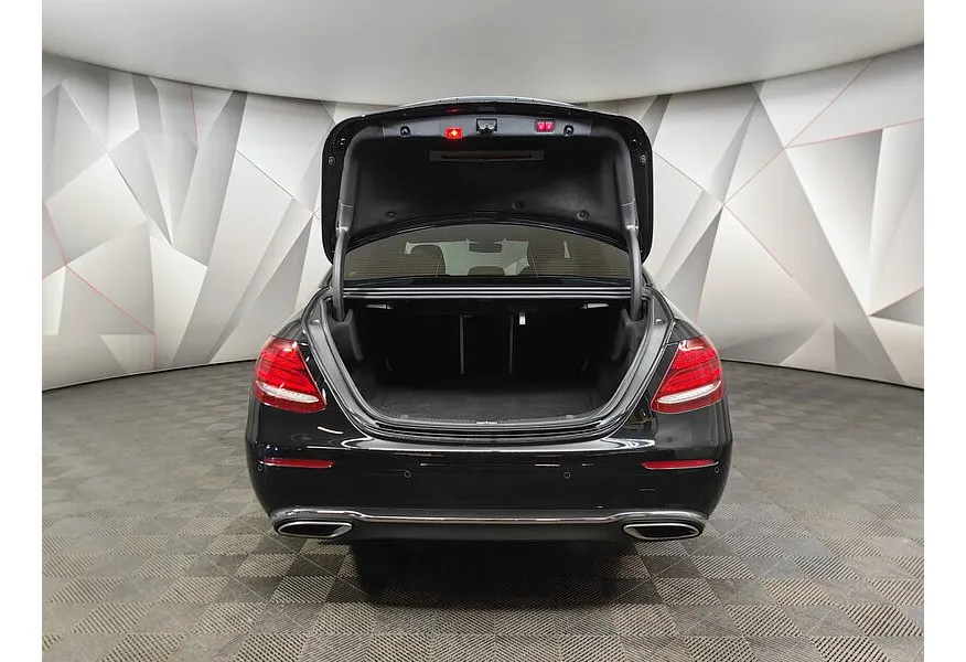 Mercedes-Benz E-Класс E 200 4MATIC 9G-TRONIC (184 л.с.) Exclusive Черный в АВИЛОН. Слайд №11