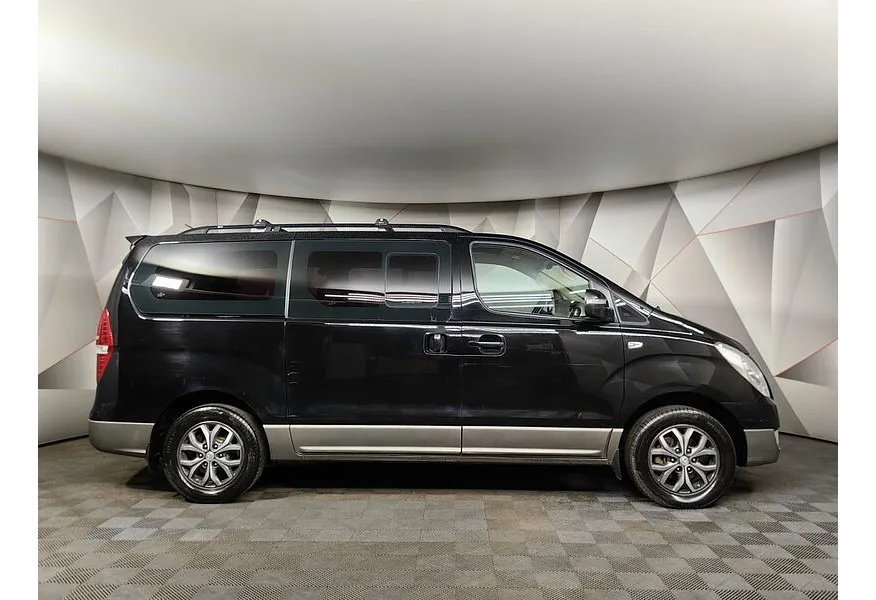 Hyundai Grand Starex 2.5d AT 4WD (145 л.с.) Серый в АВИЛОН. Слайд №6