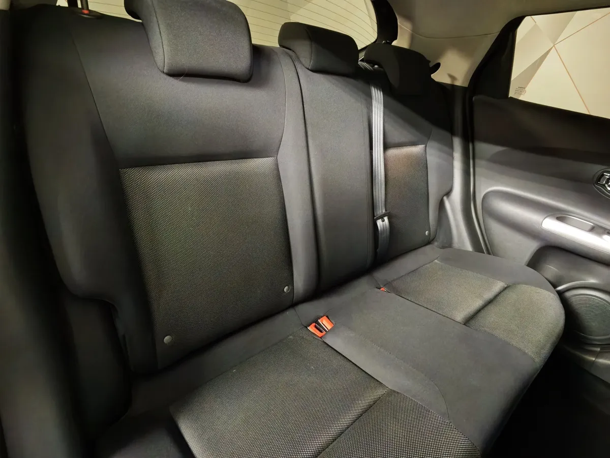 Nissan Juke 1.6 CVT (117 л.с.) Серый в АВИЛОН. Слайд №15