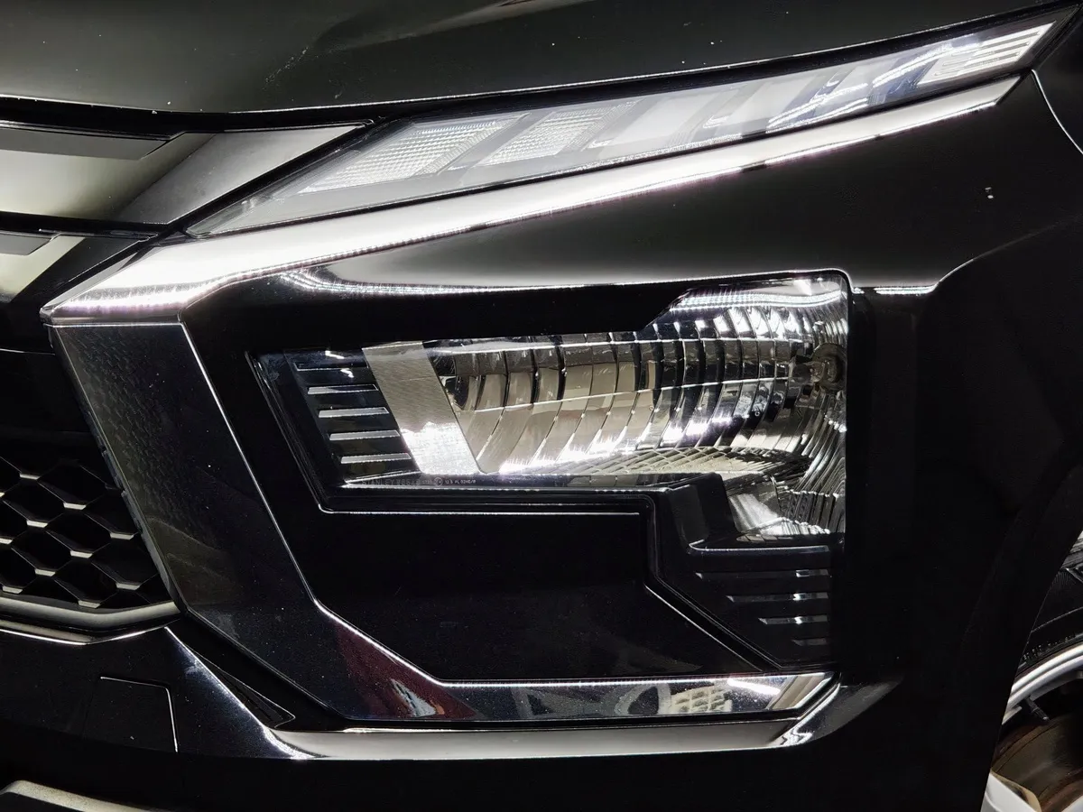 Mitsubishi Xpander 1.5 AT 2WD 7-Seat (105 л.с.) Medium Line Черный в АВИЛОН. Слайд №10
