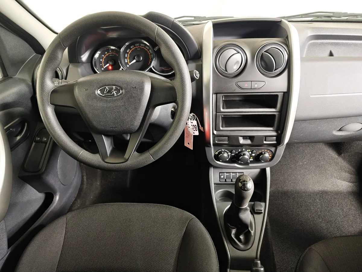 ВАЗ (Lada) Largus 1.6 MT 16 кл (5 мест) (105 л.с.) Белый в АВИЛОН. Слайд №17
