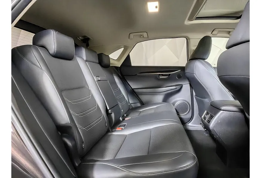 Lexus NX 200t АТ AWD (238 л.с.) Коричневый в АВИЛОН. Слайд №16