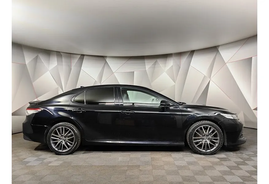 Toyota Camry 3.5 AT (249 л.с.) Черный в АВИЛОН. Слайд №6 Toyota Camry 3.5 AT (249 л.с.) Черный в АВИЛОН. Слайд №6