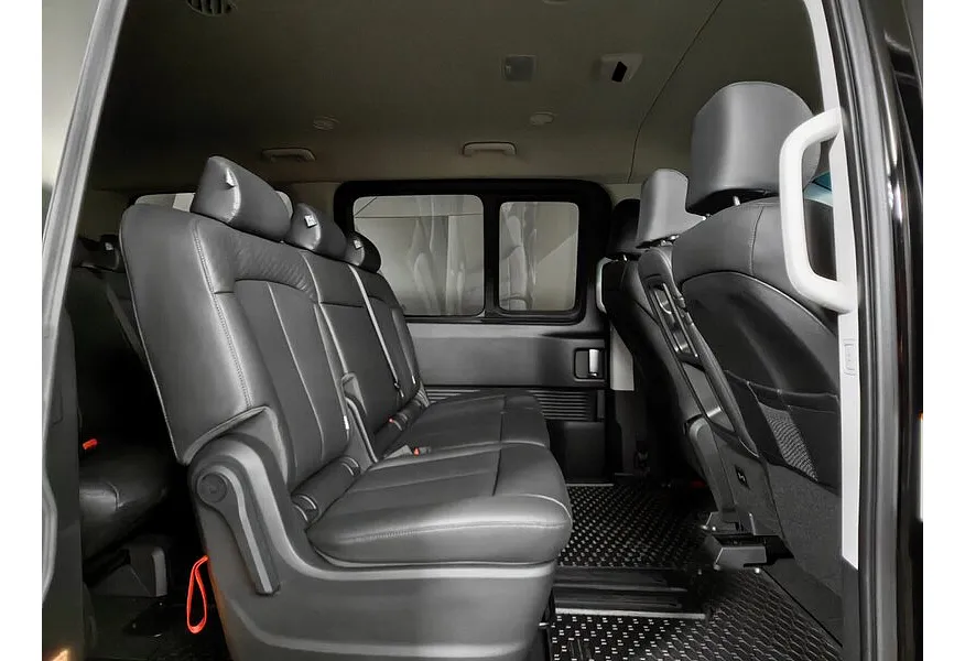 Hyundai Staria 1.6h 6AT 2WD (245 л.с.) Family Черный в АВИЛОН. Слайд №16