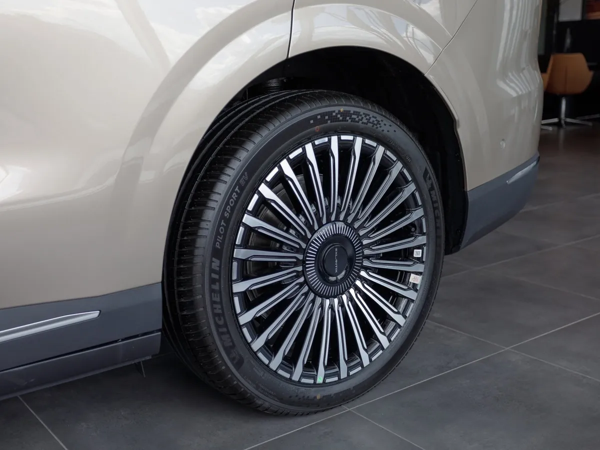 ESTEO Exlantix ET8 1.5h REEV AT 4WD (469 л.с.) в АВИЛОН. Слайд №18