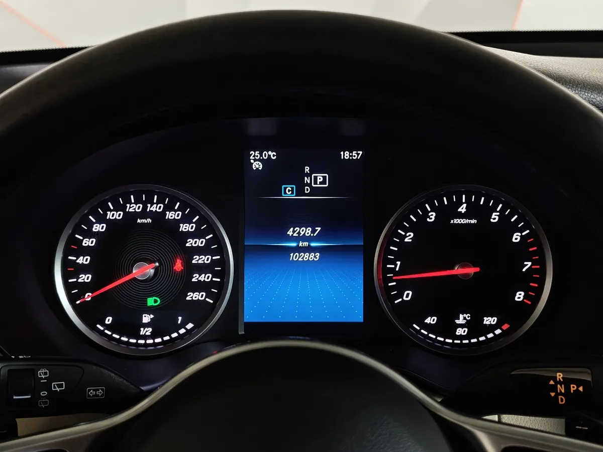 Mercedes-Benz GLC 200 9G-TRONIC 4MATIC (197 л.с.) Premium (Локальная сборка) Черный в АВИЛОН. Слайд №18