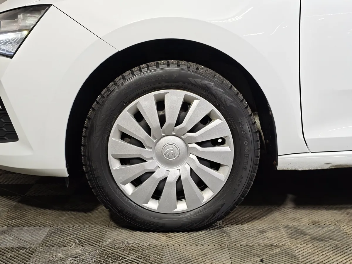 Skoda Rapid 1.6 AT (110 л.с.) Белый в АВИЛОН. Слайд №9