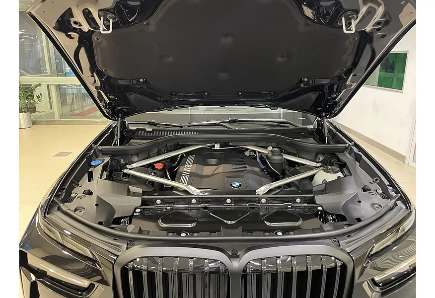 BMW X7 xDrive40i Steptronic (381 л.с.) Черный в АВИЛОН. Слайд №11