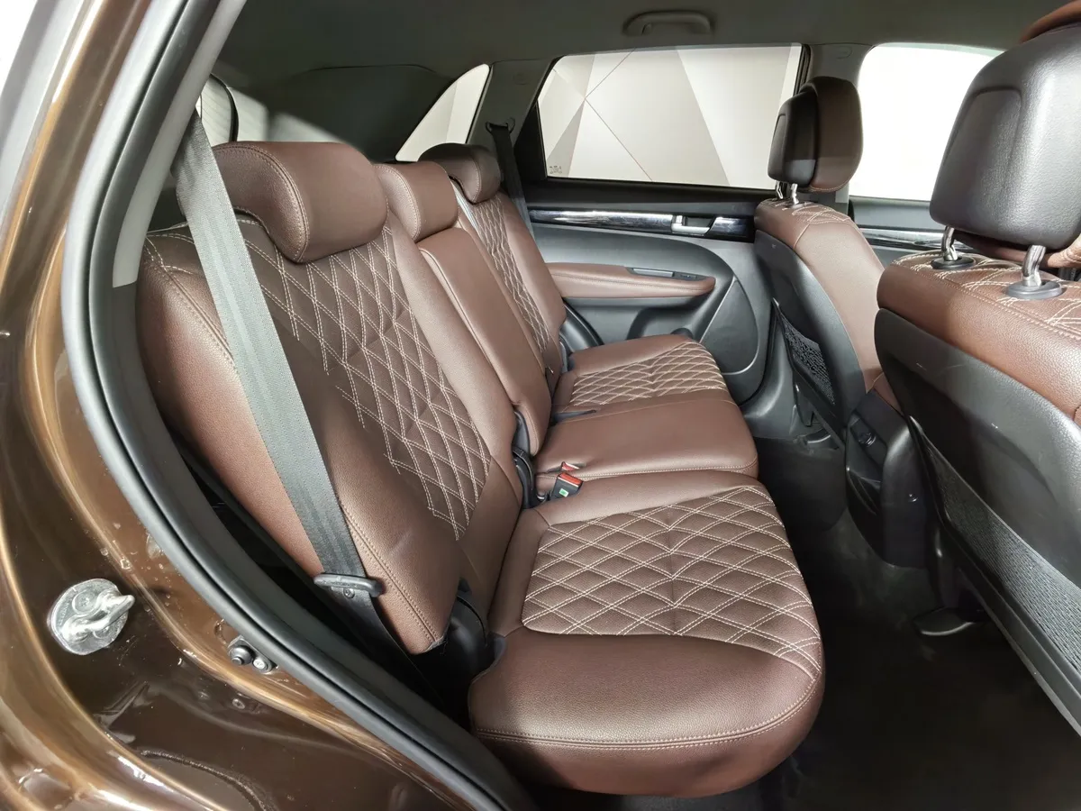 Kia Sorento 2.4 AT (175 л.с.) Classic Коричневый в АВИЛОН. Слайд №16