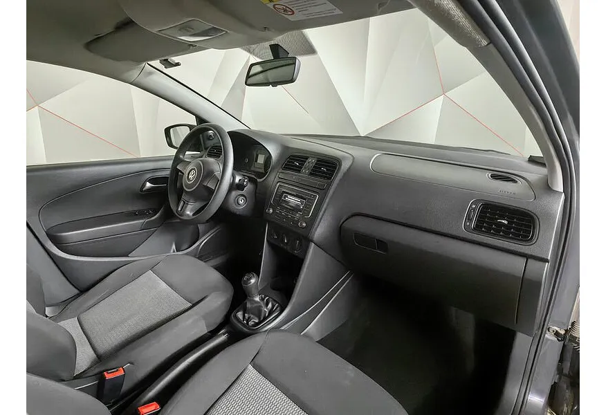 Volkswagen Polo 1.6 MPI MT (110 л.с.) Trendline Серый в АВИЛОН. Слайд №13