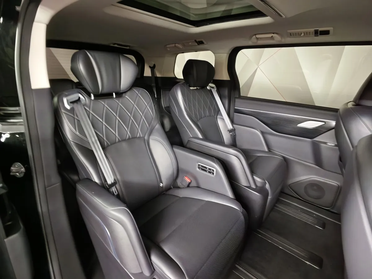 WEY 80 1.5T PHEV AT 4WD (487 л.с.) Premium Черный в АВИЛОН. Слайд №15