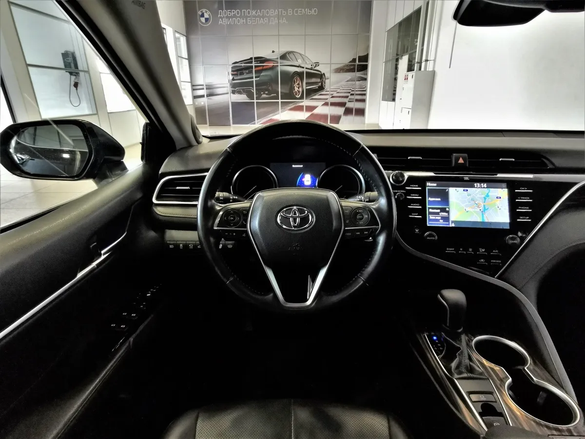 Toyota Camry 3.5 AT (249 л.с.) Черный в АВИЛОН. Слайд №19