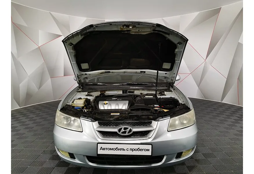 Hyundai Sonata 2.0 MT (144 л.с.) Серебристый в АВИЛОН. Слайд №11
