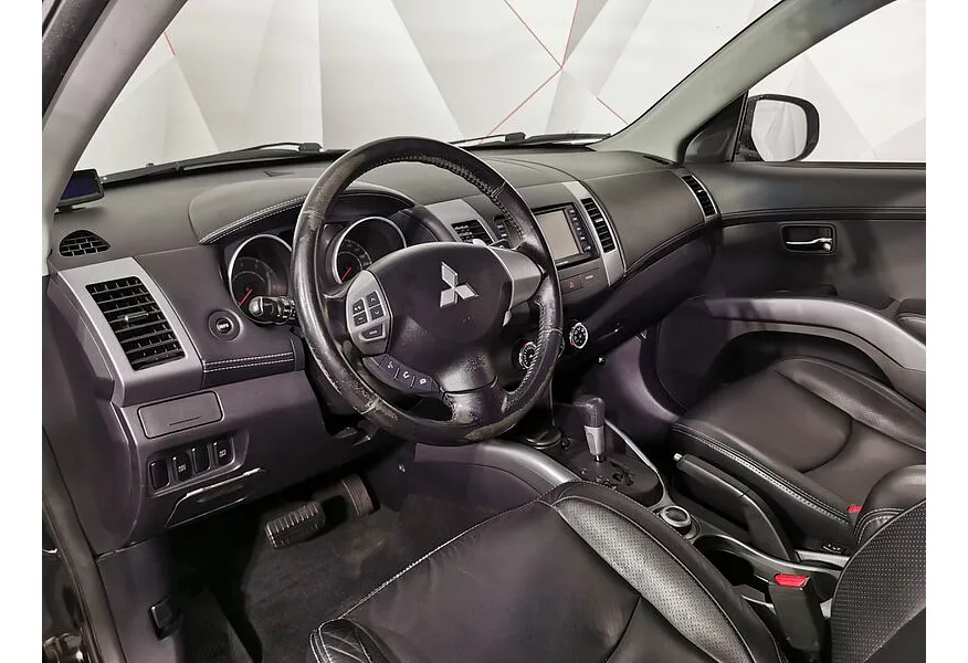 АВИЛОН - Mitsubishi Outlander 2.4 CVT 4WD (170 л.с.) Черный - slide 9