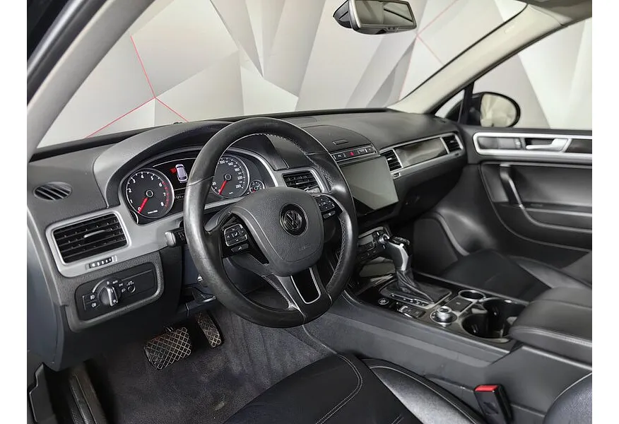 Volkswagen Touareg 3.6 FSI Tiptronic 4Motion (249 л.с.) V6 FSI Черный в АВИЛОН. Слайд №18
