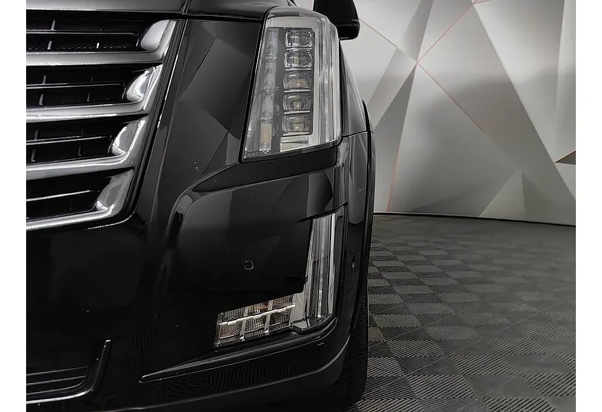 Cadillac Escalade 6.2 V8 AT AWD (420 л.с.) Sport Platinum Черный в АВИЛОН. Слайд №10