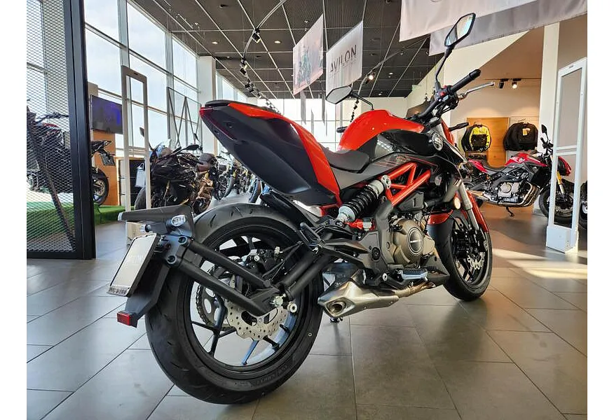 LIVE. Слайд №8