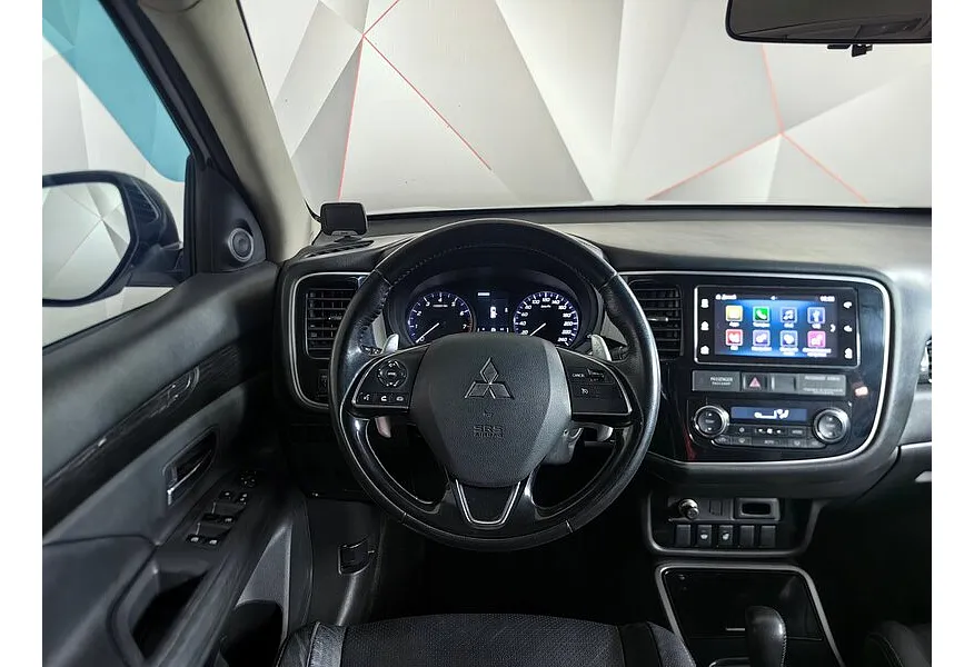 Mitsubishi Outlander 2.4 CVT 4WD (167 л.с.) Белый в АВИЛОН. Слайд №20