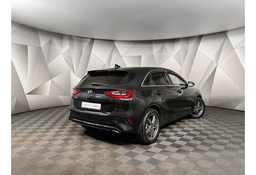 Kia Ceed 1.6 AT (130 л.с.) Luxe Черный в АВИЛОН. Слайд №2