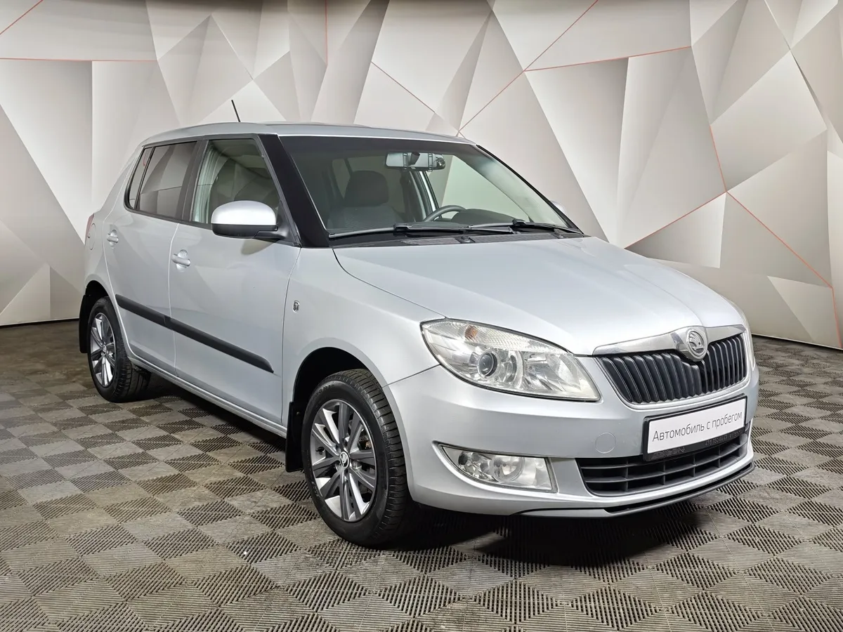 Skoda Fabia 1.6 AT (105 л.с.) Серебристый в АВИЛОН. Слайд №3