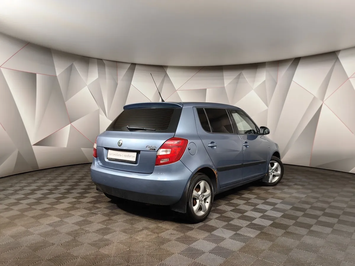 Skoda Fabia 1.4 MT (125 л.с.) Голубой в АВИЛОН. Слайд №2