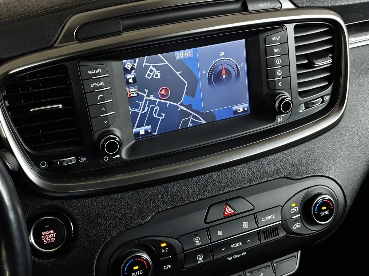 Kia Sorento 3.5 AT AWD (249 л.с.) Premium Черный в АВИЛОН. Слайд №21