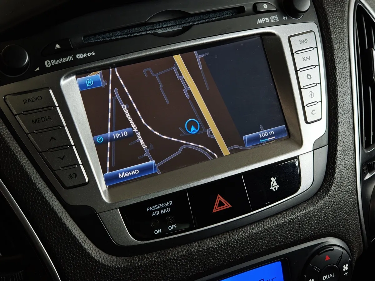 Hyundai ix35 2.0 AT 4WD (150 л.с.) Prestige Серый в АВИЛОН. Слайд №21