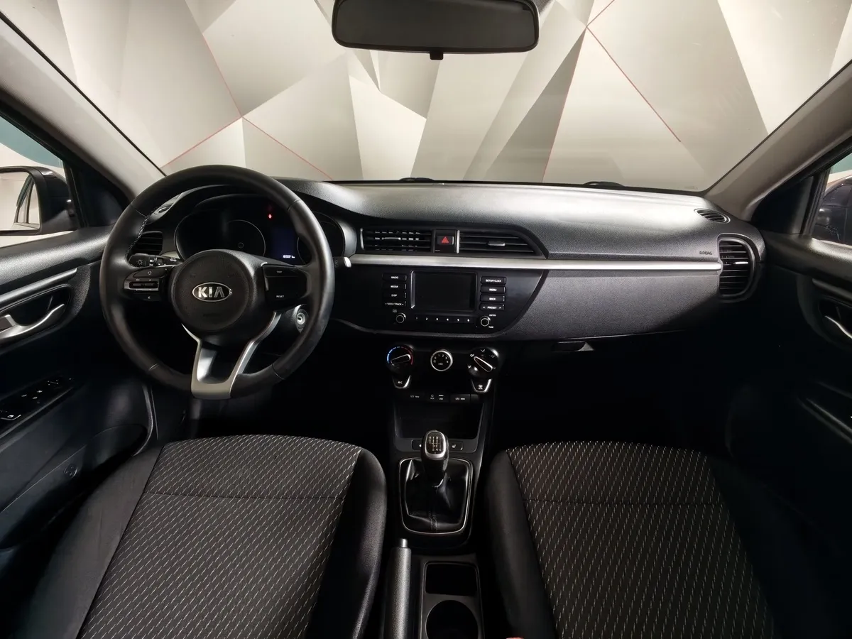 Kia Rio X-Line 1.4 AT (100 л.с.) Черный в АВИЛОН. Слайд №14