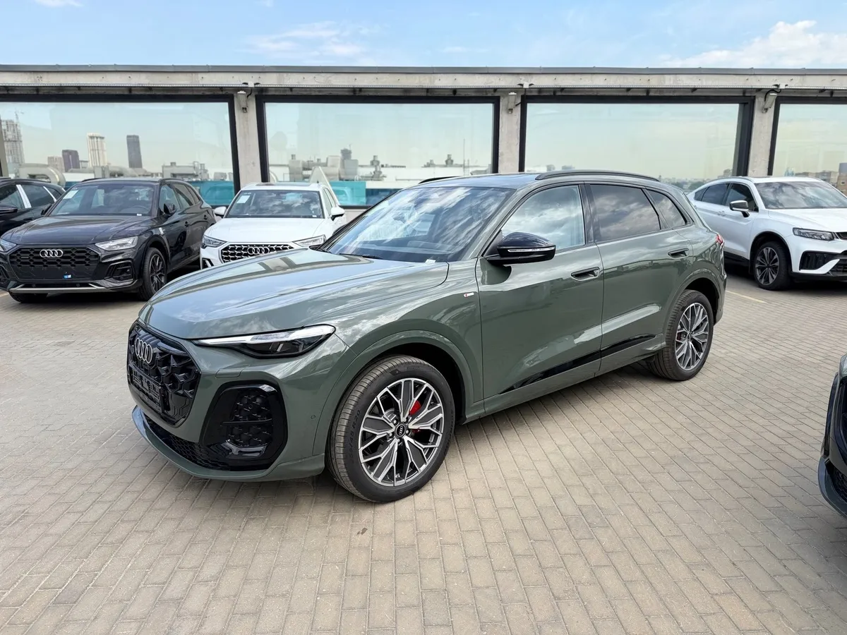 АВИЛОН - Audi Q5 L 2.0 40 TFSI S tronic quattro (204 л.с.) Зеленый - slide 10078223