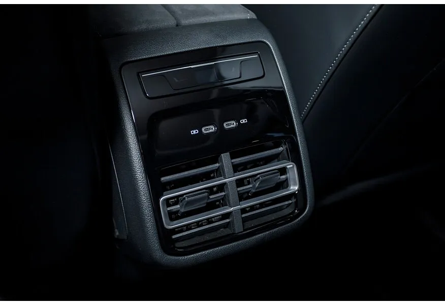 Volkswagen Tiguan 380 TSI 2.0 DSG 4WD (220 л.с.) R-Line Черный в АВИЛОН. Слайд №17