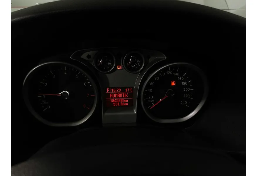 Ford Focus 2.0 AT (145 л.с.) Белый в АВИЛОН. Слайд №17