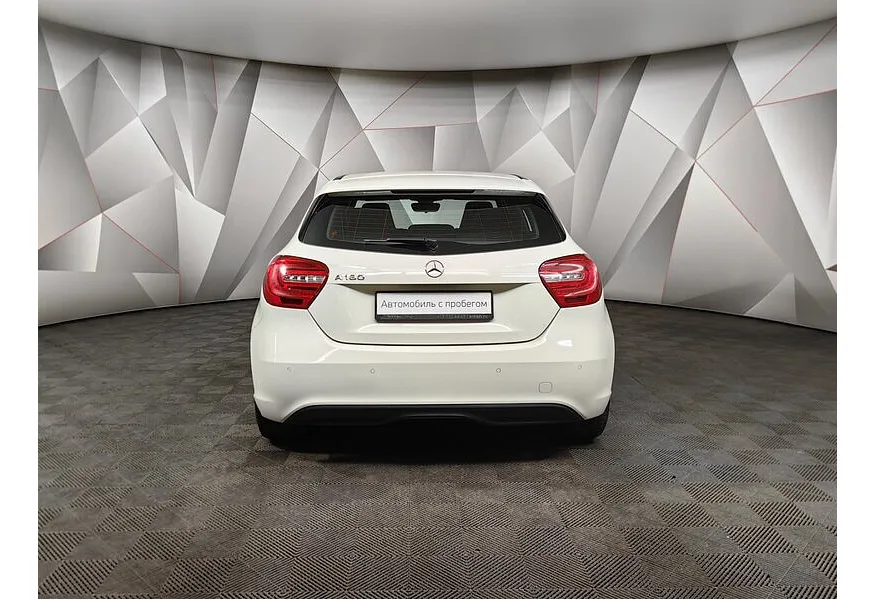 Mercedes-Benz A-Класс 180 7G-DCT (122 л.с.) Белый в АВИЛОН. Слайд №8