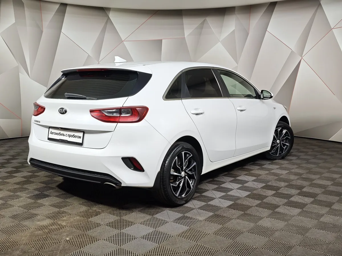 Kia Ceed 1.6 AT (129 л.с.) Classic Белый в АВИЛОН. Слайд №2