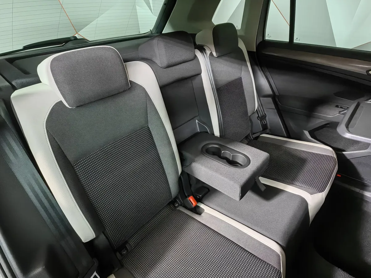 Volkswagen Tiguan 2.0 TDI 4Motion DSG (150 л.с.) OFFROAD Серый в АВИЛОН. Слайд №17