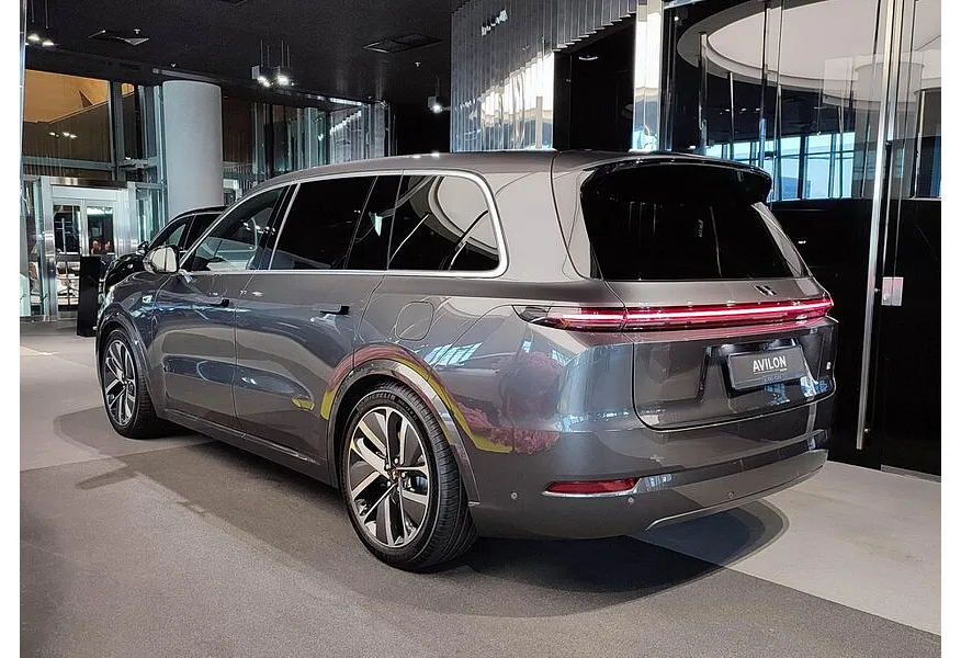 Li Auto L9 1.5 AT 4WD (449 л.с.) Max Серый в АВИЛОН. Слайд №5