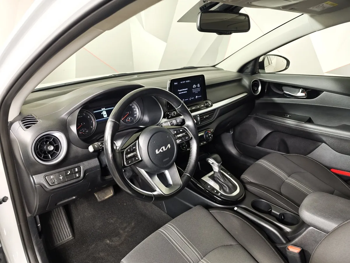 Kia Cerato 2.0 MPI AT (150 л.с.) Luxe Белый в АВИЛОН. Слайд №19