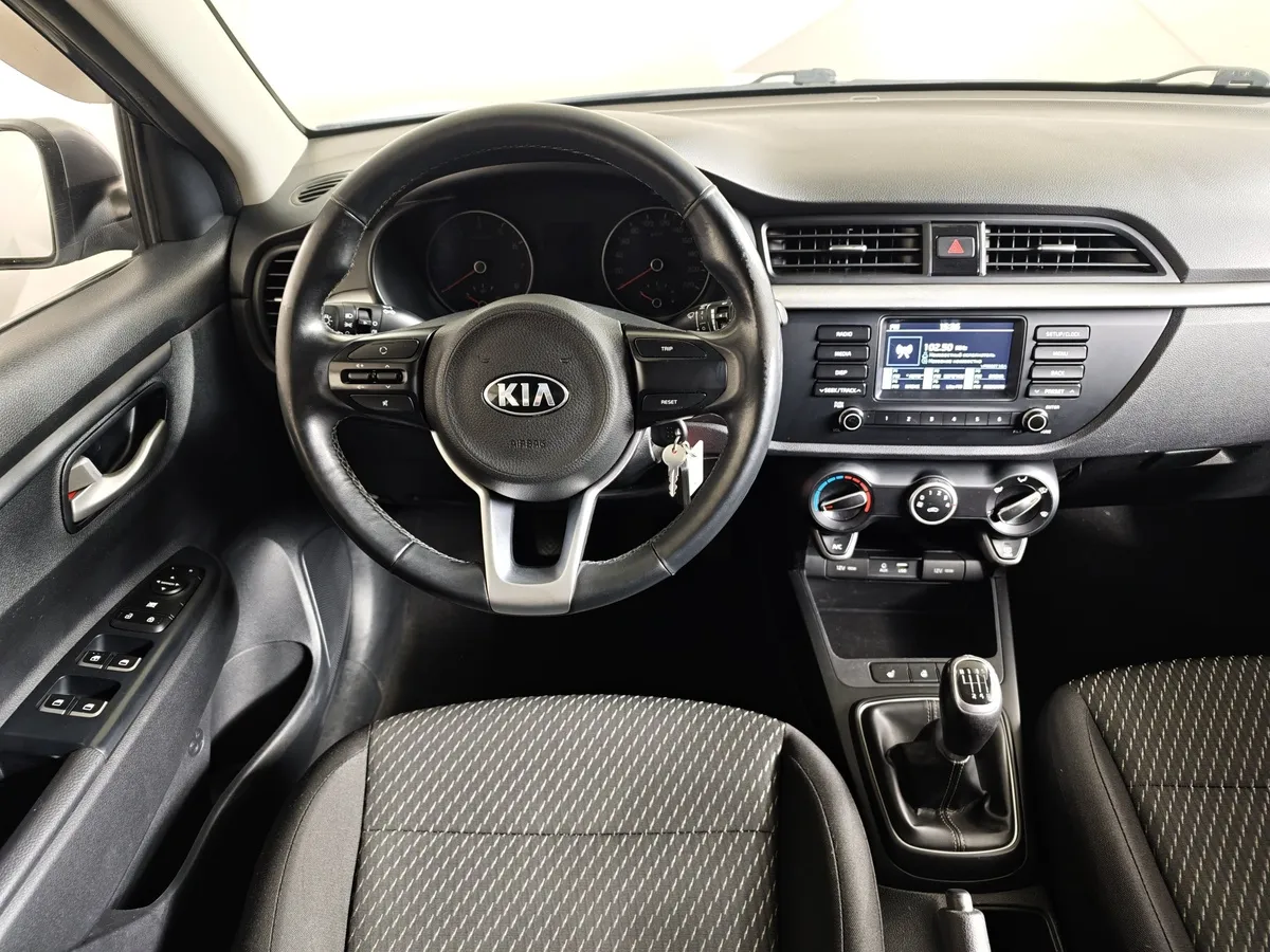Kia Rio X-Line 1.6 MT (123 л.с.) Comfort Серый в АВИЛОН. Слайд №20
