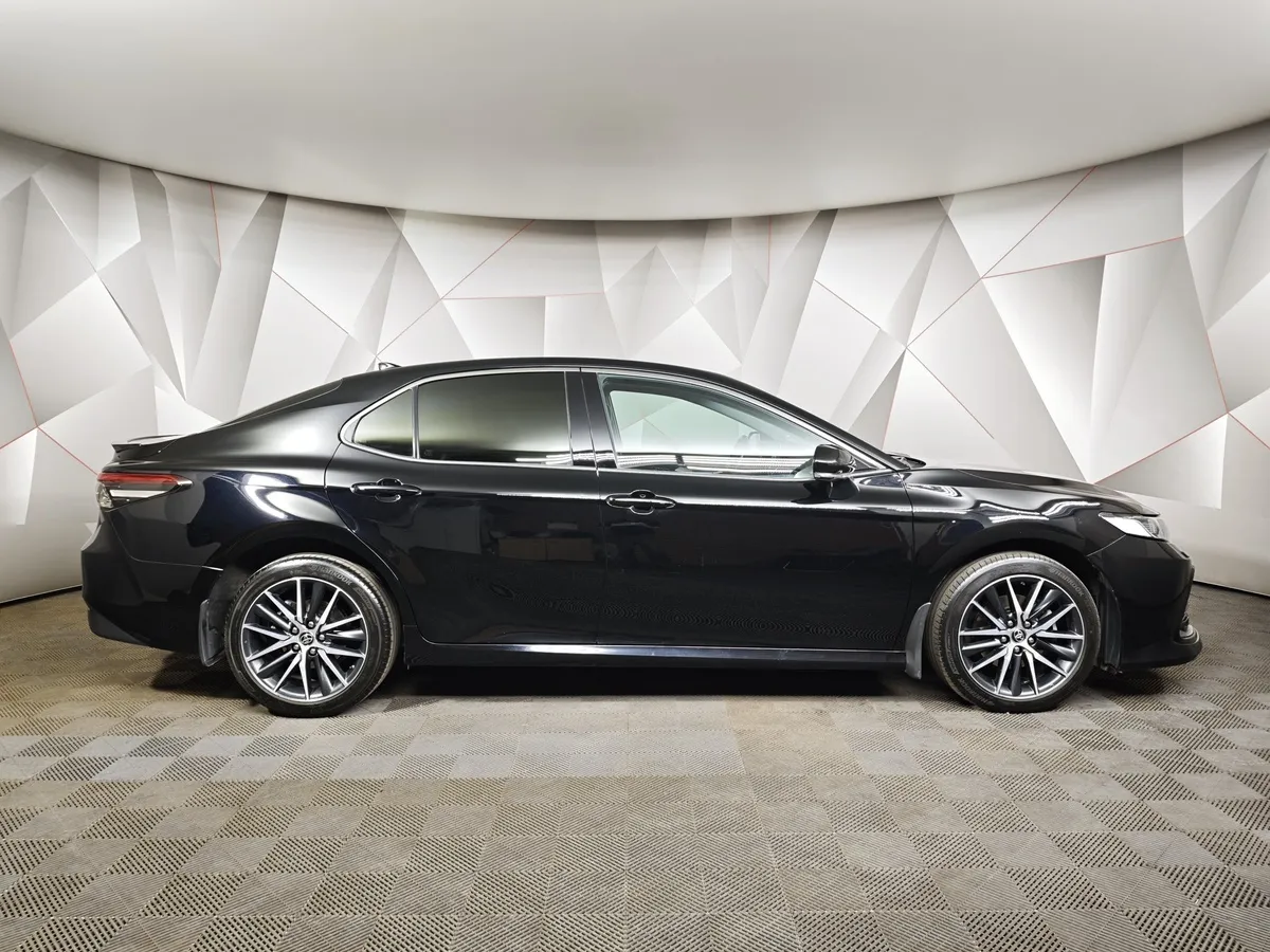 Toyota Camry 2.5 AT (200 л.с.) GR-SPORT Черный в АВИЛОН. Слайд №6