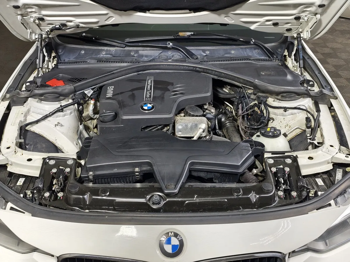 BMW 3 серия 320i AT (184 л.с.) Белый в АВИЛОН. Слайд №10