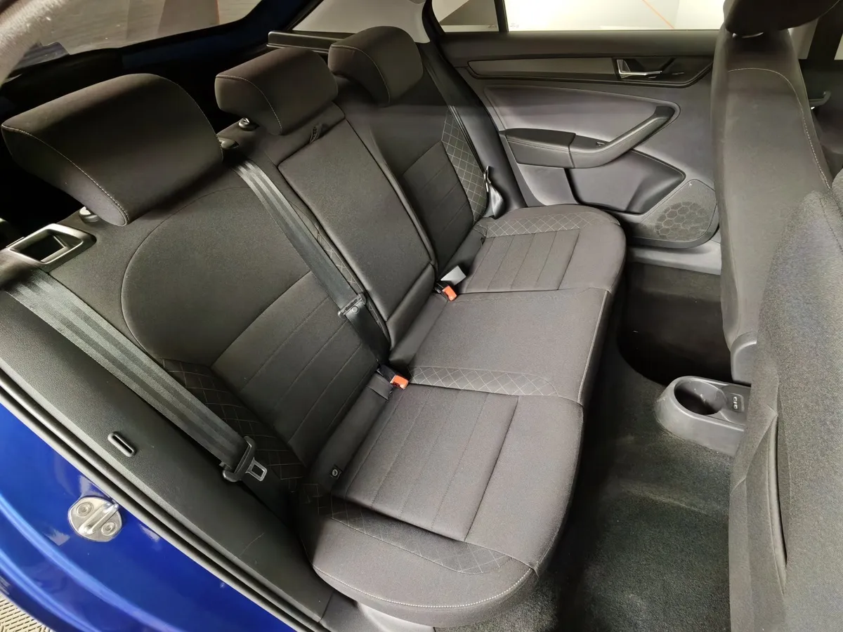Skoda Rapid 1.4 DSG (125 л.с.) Ambition Синий в АВИЛОН. Слайд №16
