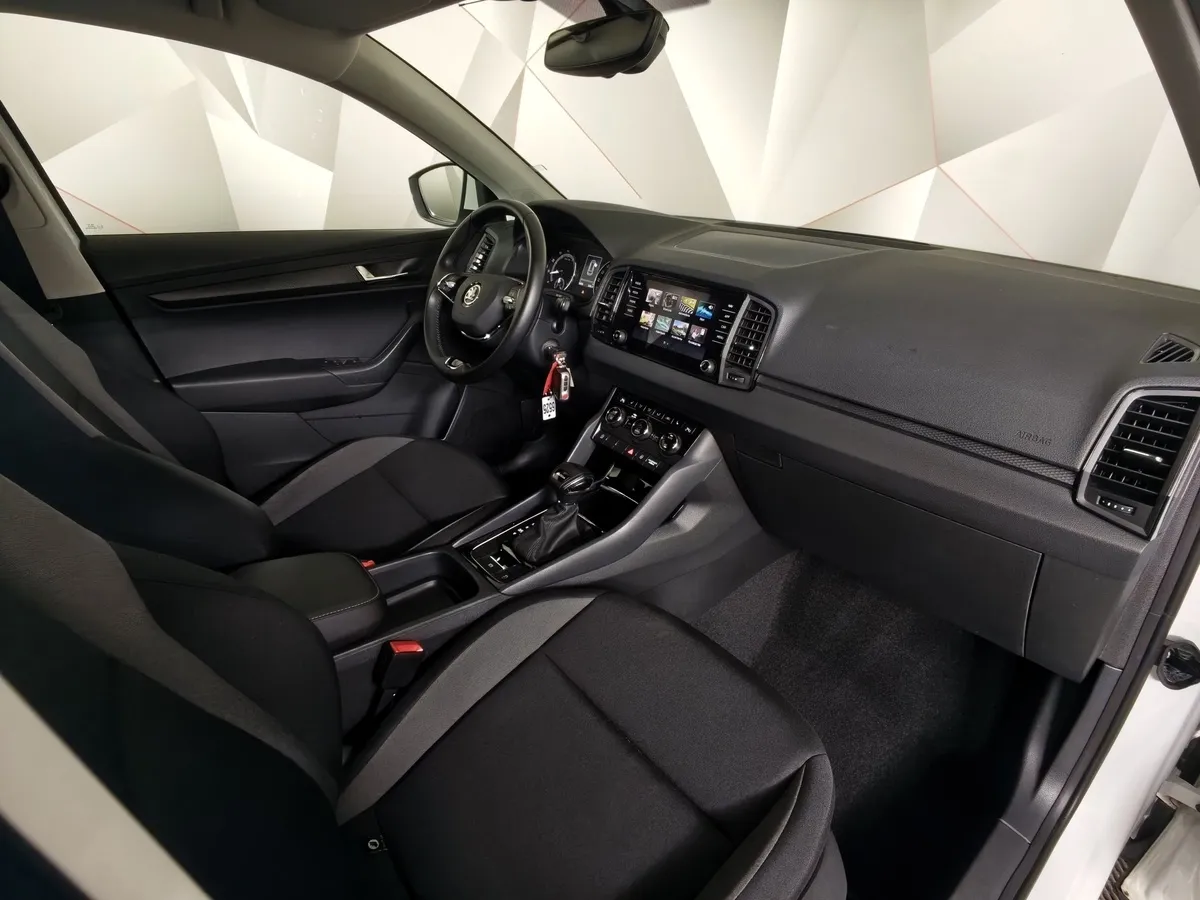 Skoda Karoq 1.4 AT FWD (150 л.с.) Ambition Белый в АВИЛОН. Слайд №13