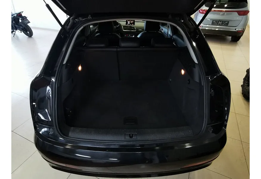 Audi Q3 2.0 TFSI quattro S tronic (170 л.с.) Черный в АВИЛОН. Слайд №9